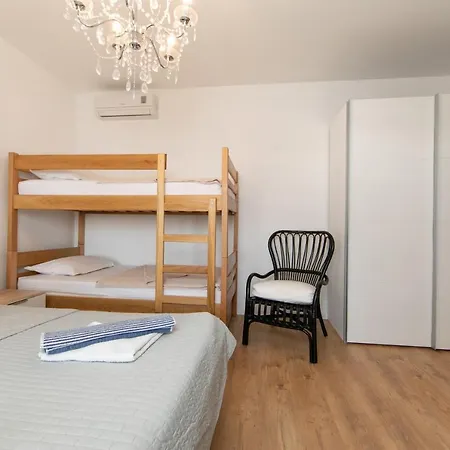 Apartment Punta Rata